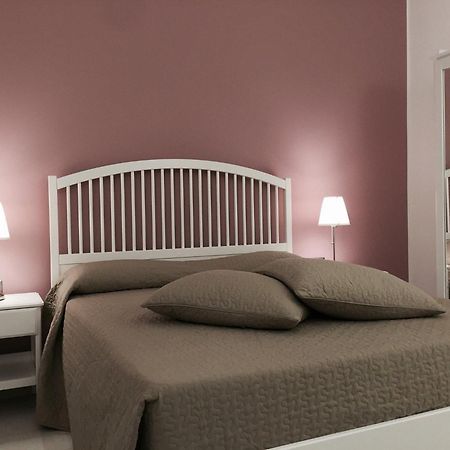 Isola Charm B&B - A Historic Villa Near Punta Del Pero Beach 시라쿠사 외부 사진