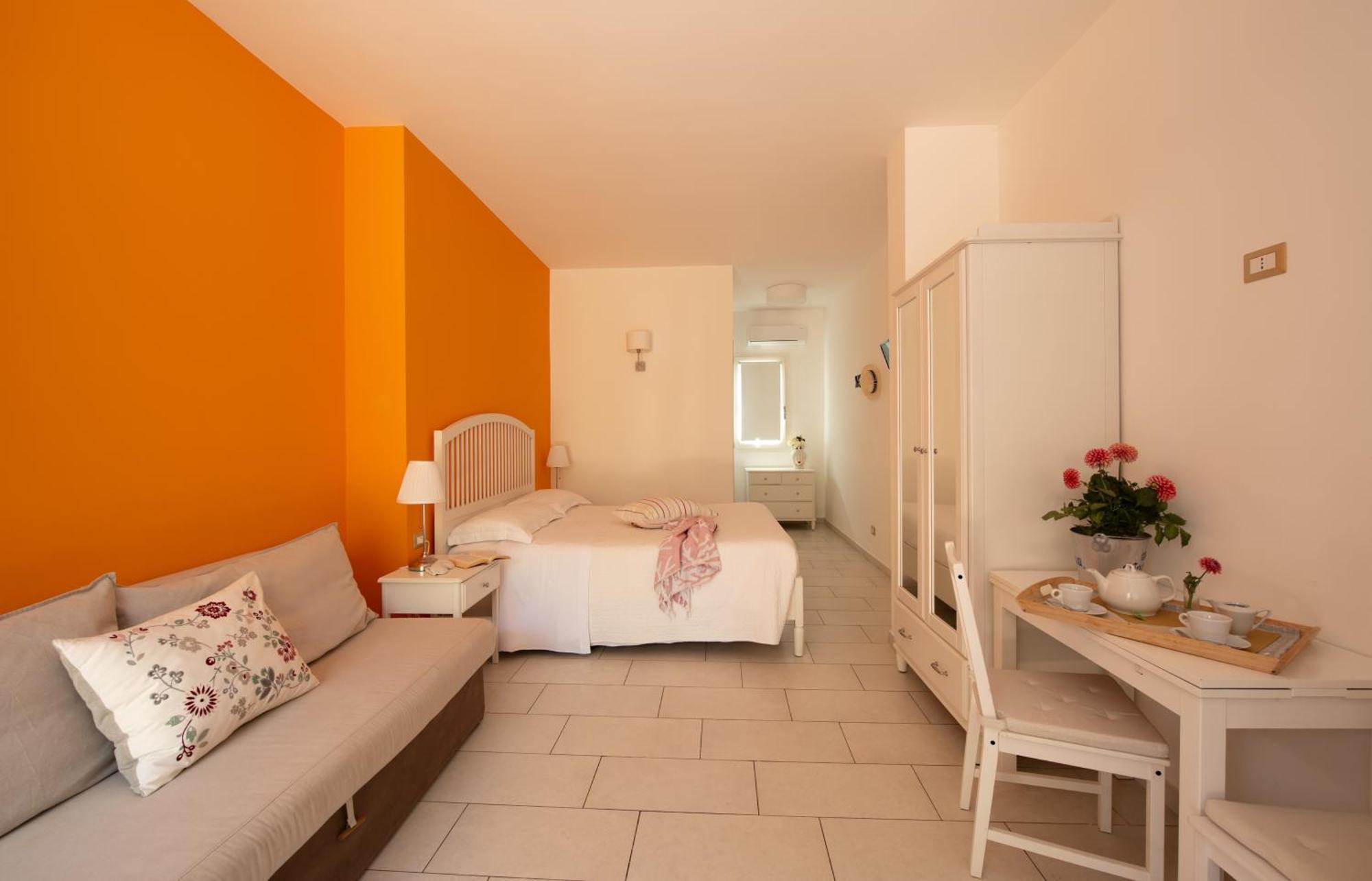 Isola Charm B&B - A Historic Villa Near Punta Del Pero Beach 시라쿠사 외부 사진