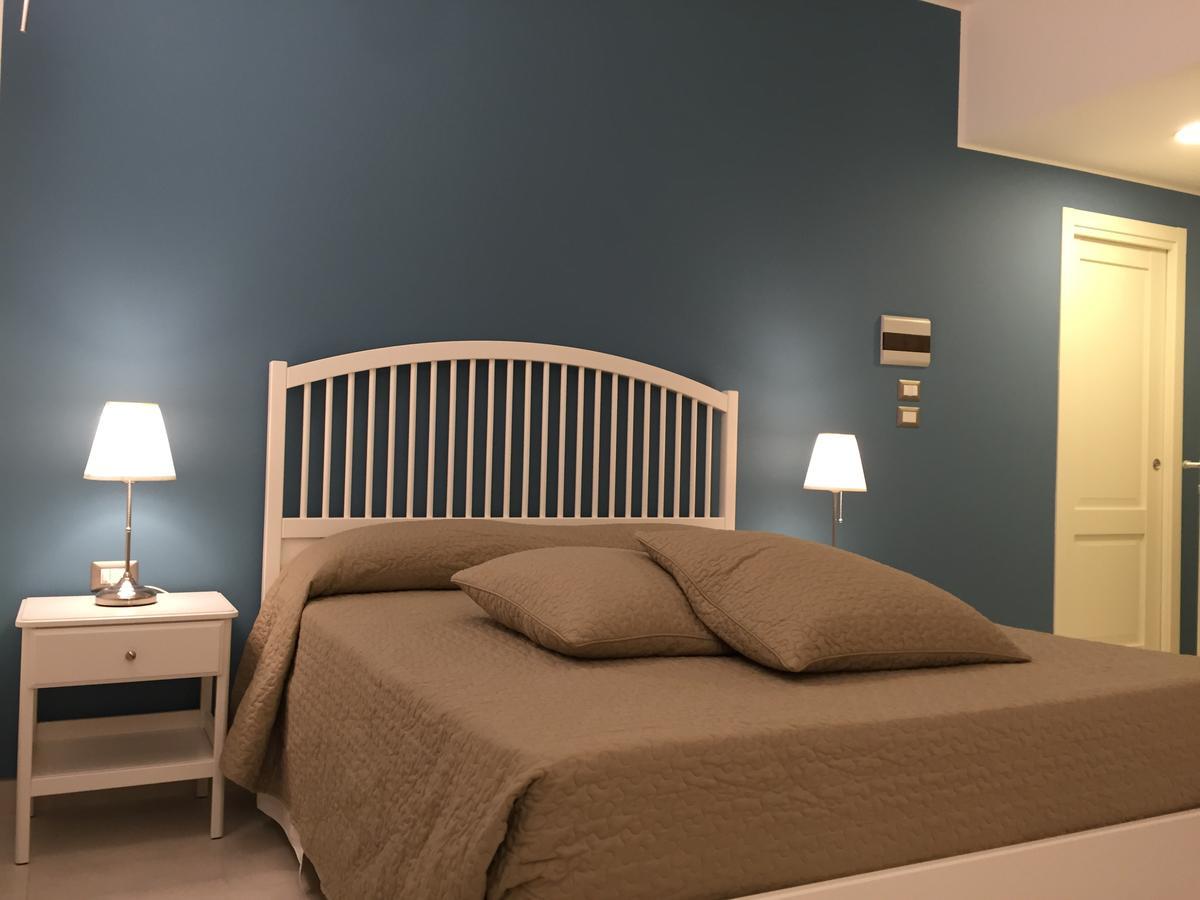 Isola Charm B&B - A Historic Villa Near Punta Del Pero Beach 시라쿠사 외부 사진
