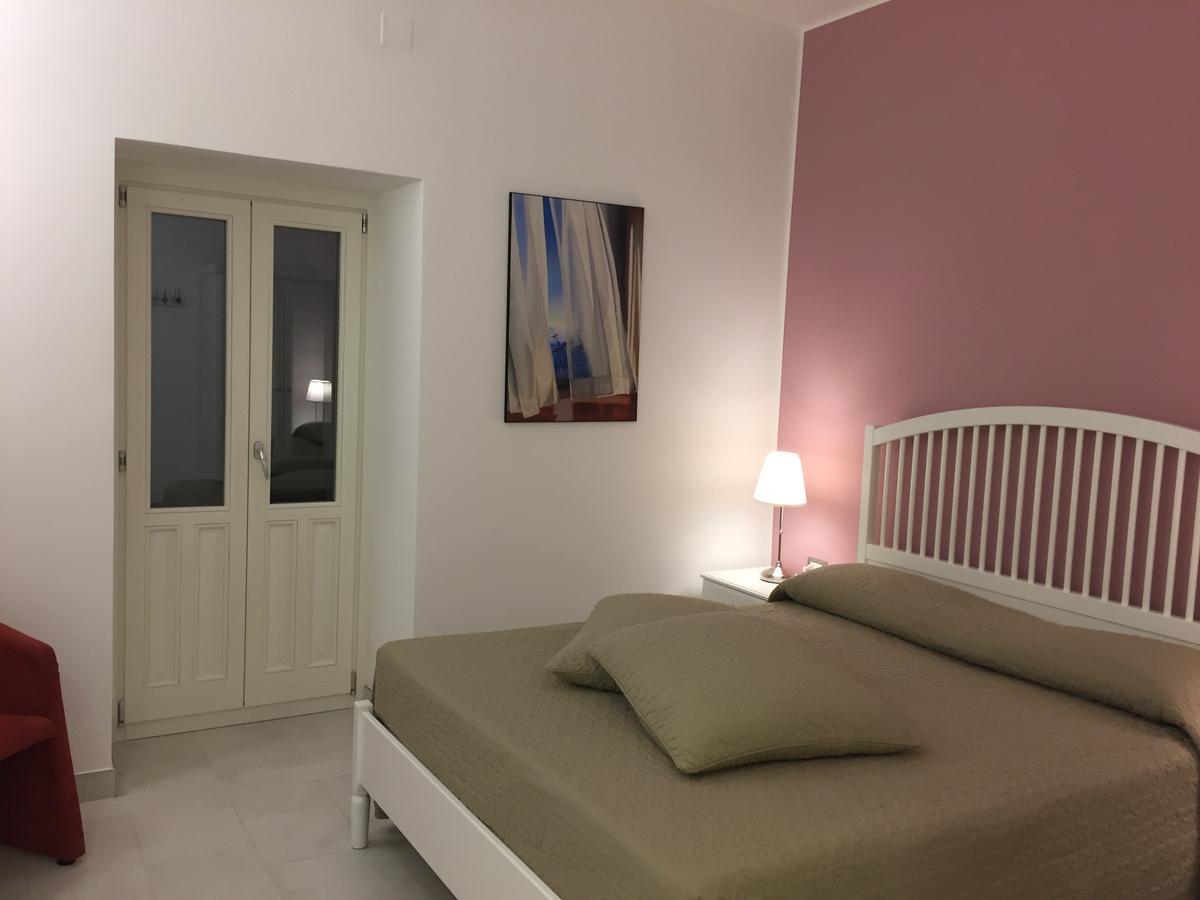 Isola Charm B&B - A Historic Villa Near Punta Del Pero Beach 시라쿠사 외부 사진