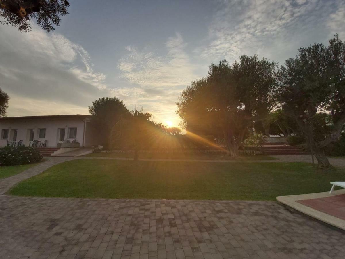 Isola Charm B&B - A Historic Villa Near Punta Del Pero Beach 시라쿠사 외부 사진